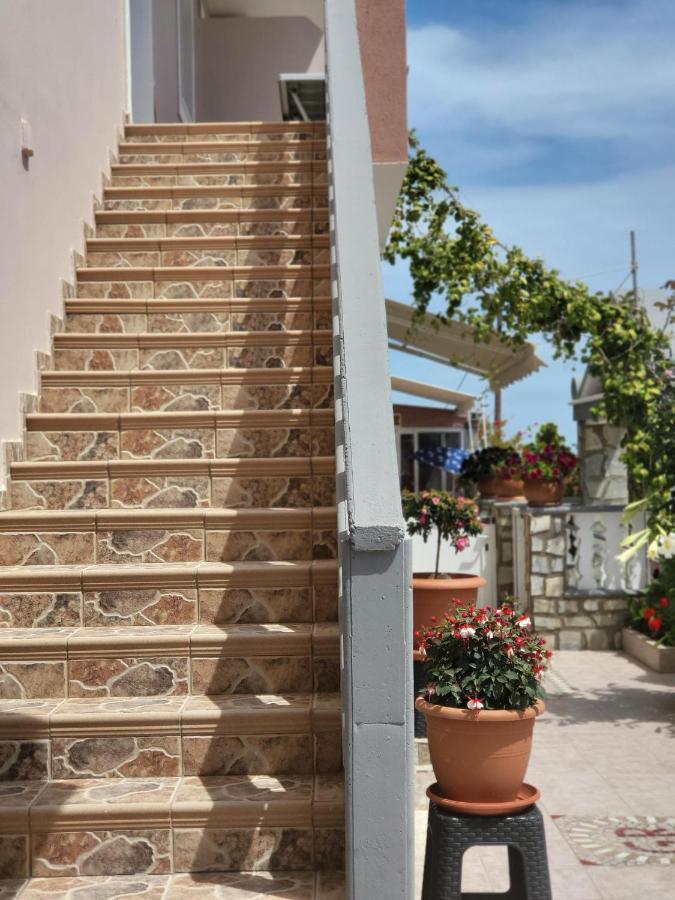 Appartamento Roumeliotis House Karpathos Esterno foto