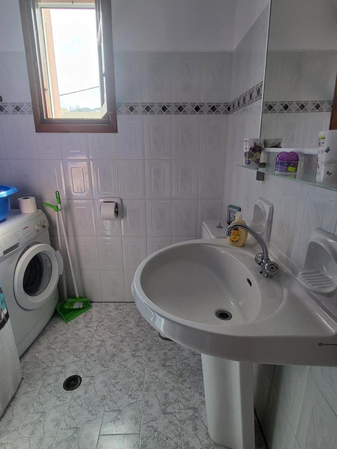 Appartamento Roumeliotis House Karpathos Esterno foto