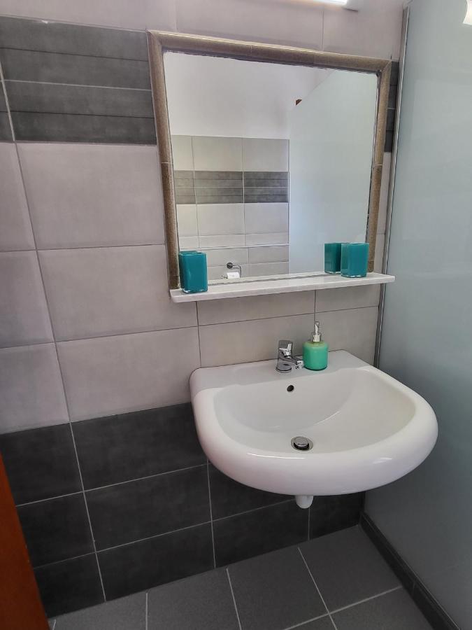 Appartamento Roumeliotis House Karpathos Esterno foto