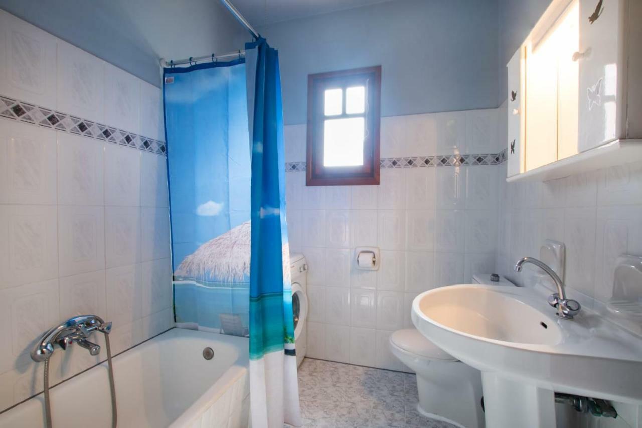 Appartamento Roumeliotis House Karpathos Esterno foto