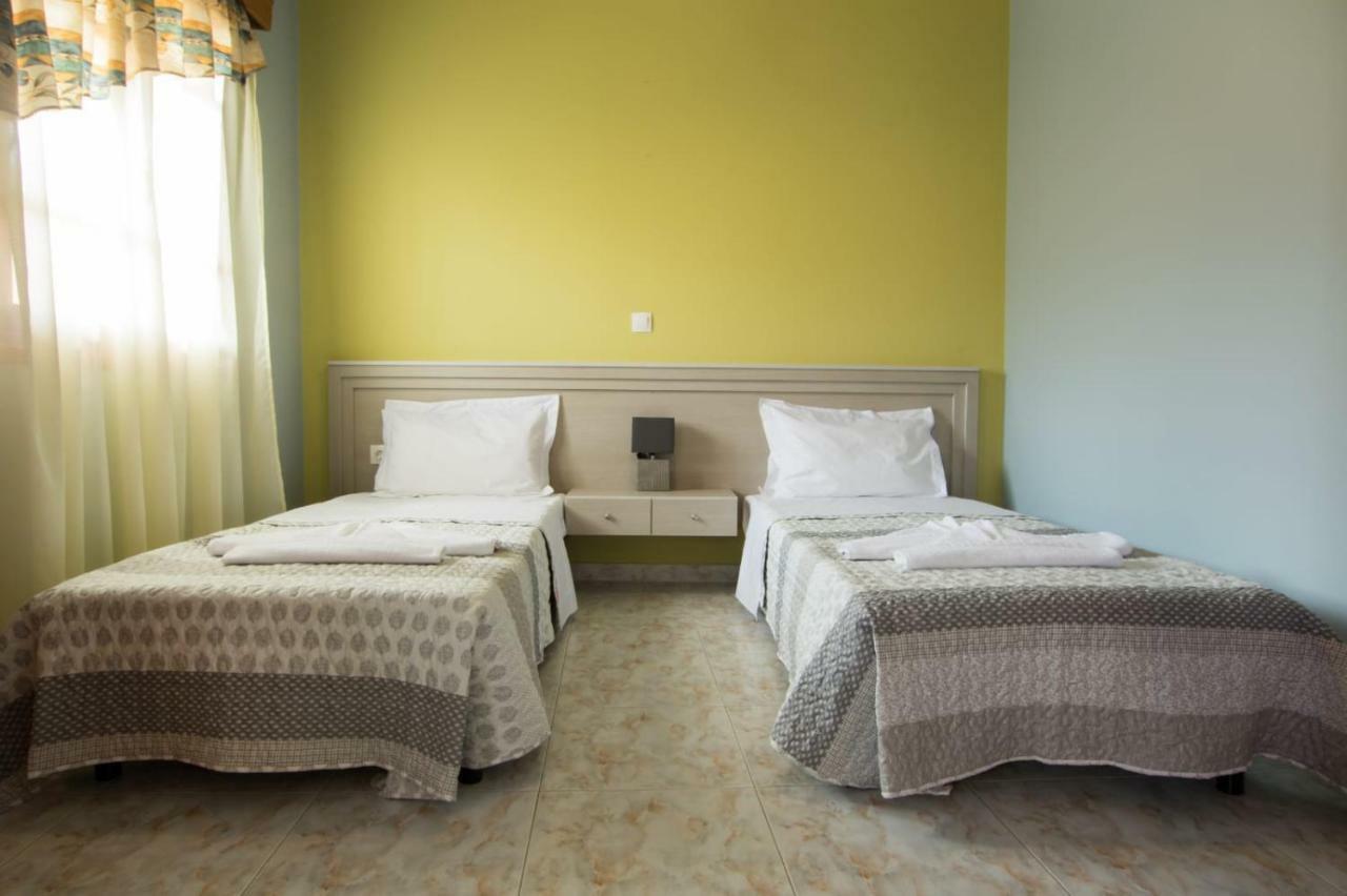 Appartamento Roumeliotis House Karpathos Esterno foto